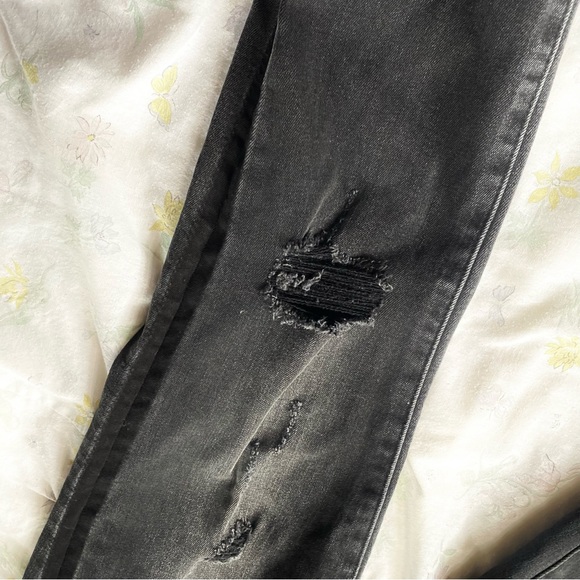 Vervet Los Angeles Black Distressed Raw Hem Skinny Jeans - Picture 11 of 17